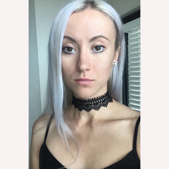 Meet your Posher, Victoria. - Picture 3 of 4